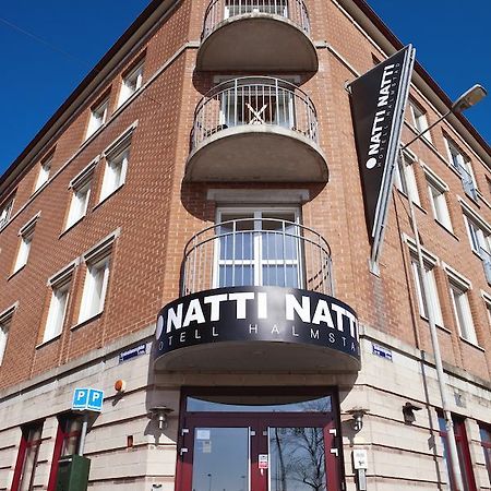 Hotell Natti Natti ฮาล์มสตัด ภายนอก รูปภาพ